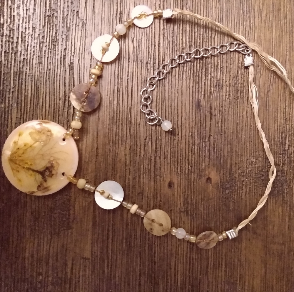 Vintage preserved lacquer flowers necklace